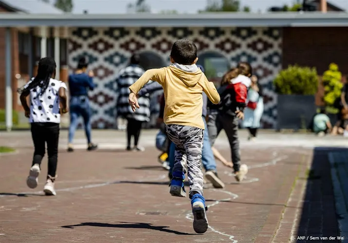 oproep schaf opvang uitgeprocedeerde kinderen in huidige vorm af