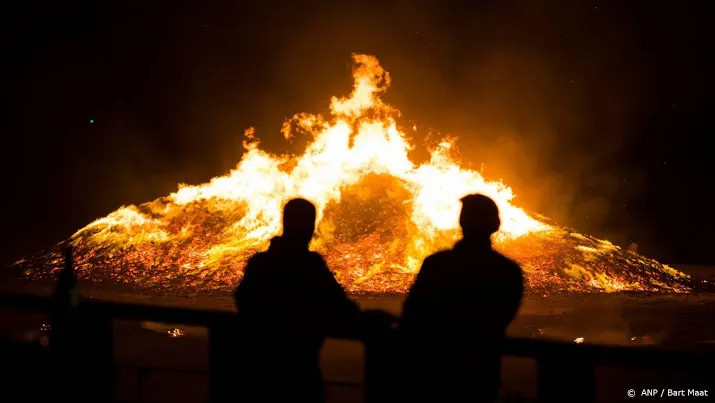 opruimen vreugdevuren kost elk jaar ruim 1 ton