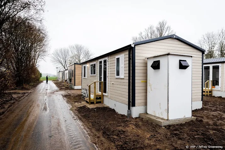 opvang asielzoekers s gravendeel blijft nog 5 jaar open
