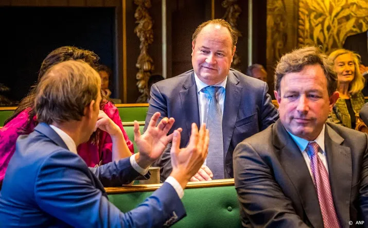 otten haalt in brief uit naar fvd bestuur