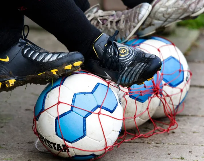 oud agenten naar risicoduels amateurvoetbal