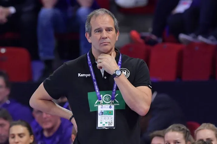 oud coach groener prijst handbalsters