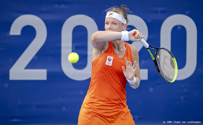 oud toptennisster bertens op haar plek als coach langs de baan