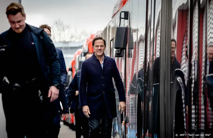 ov bedrijven pak geen bus of trein tenzij het moet