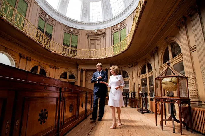 ovale zaal teylers nationaal chemisch erfgoed