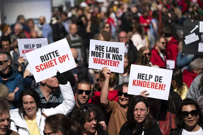 overheid betaalt problematische schuld kinderen toeslagenouders