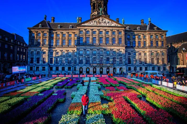 paleis op de dam trekt meer bezoekers