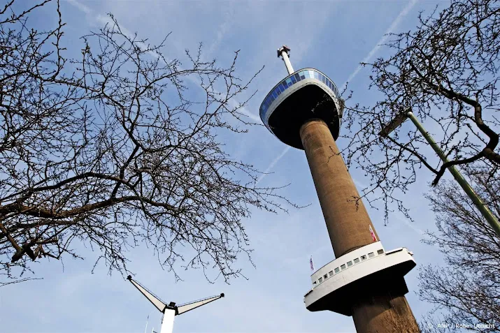 palestijnse vlag op euromast is het werk van lokale xr actiegroep