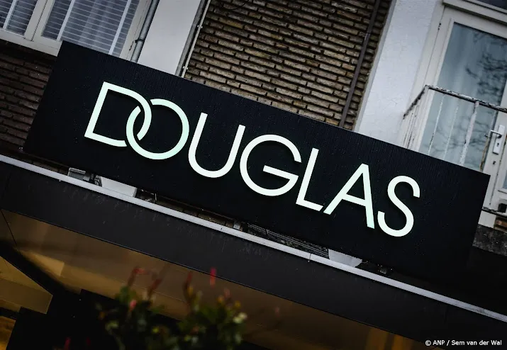 parfumerieketen douglas wil ruim 1 miljard ophalen met beursgang