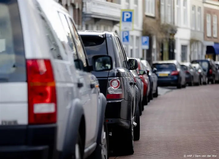 parkeervergunning in twee op drie gemeenten duurder dan in 2021