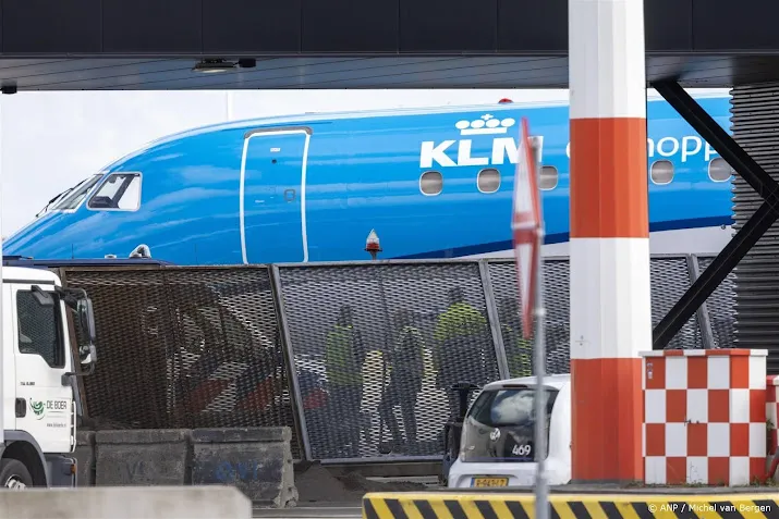 passagiers geland in denemarken na dodelijk incident op schiphol
