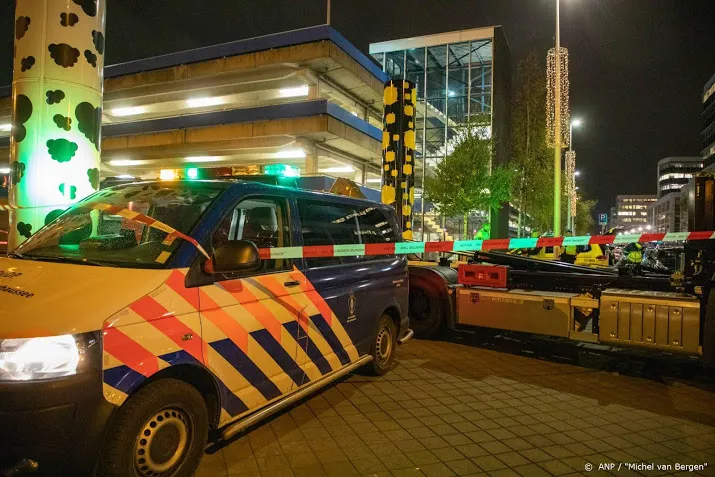 passagiers veilig uit vliegtuig op schiphol