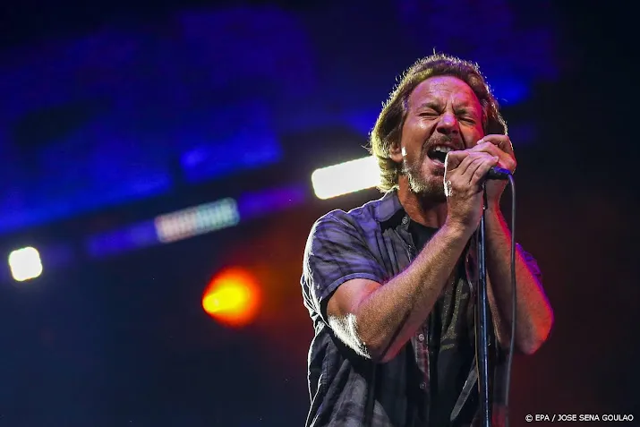 pearl jam trad zondagavond niet op na doktersadvies