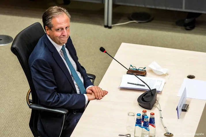 pechtold tijdens hoorzitting cbr heeft rust nodig