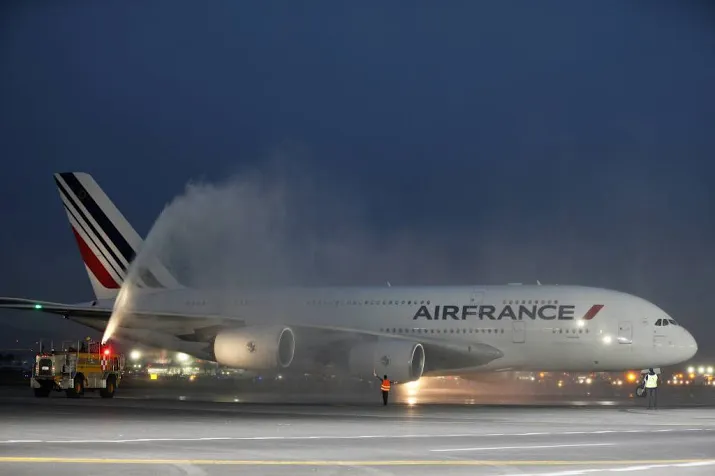 personeel air france dreigt weer met staking