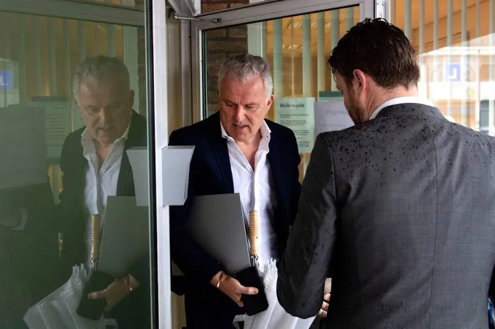 peter r de vries terug bij holleeder proces
