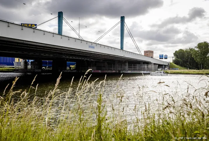 pleziervaart gehinderd door aanvoer extra zoetwater naar westen