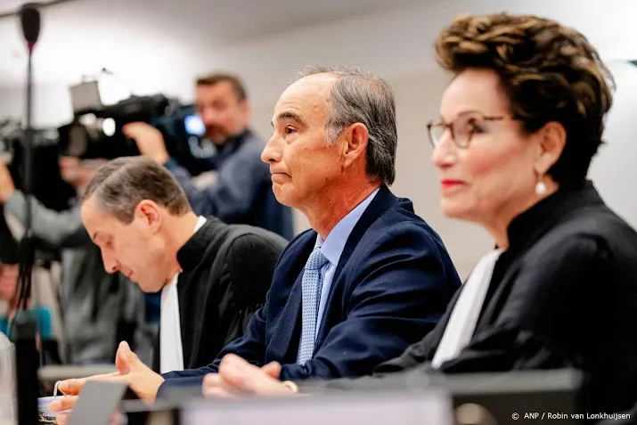 poch hoort of oud ministers moeten getuigen