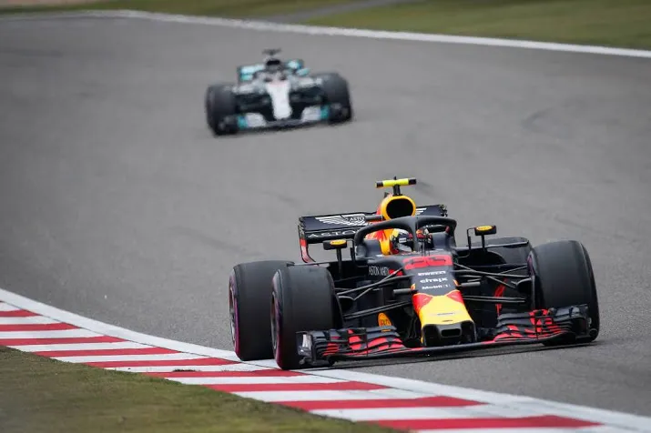 pole voor vettel vijfde startplek verstappen