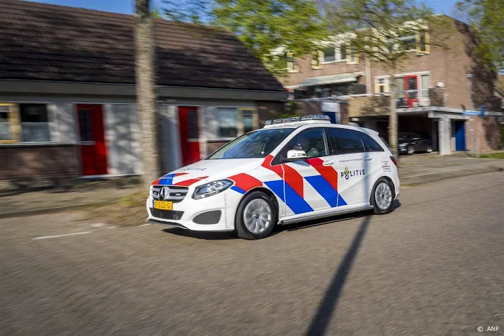 politie schiet op vluchtende verdachte in auto in amsterdam