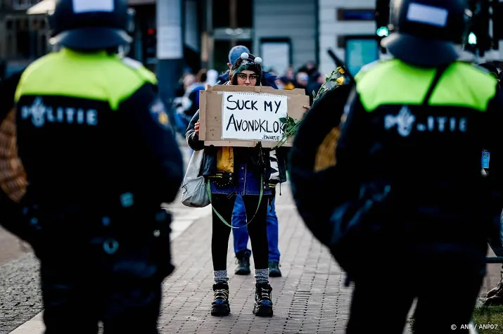 politie verricht nog meer aanhoudingen voor opruiing