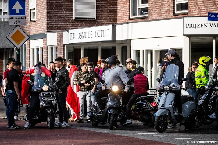 politie verspreidt fotos tegendemonstranten