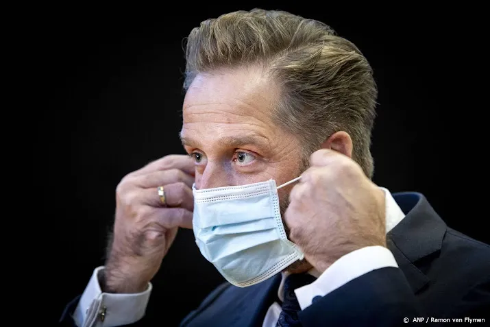 politiepost voor huis van minister hugo de jonge