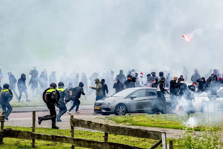 politiestaking zondagmiddag in rotterdam gaat niet door