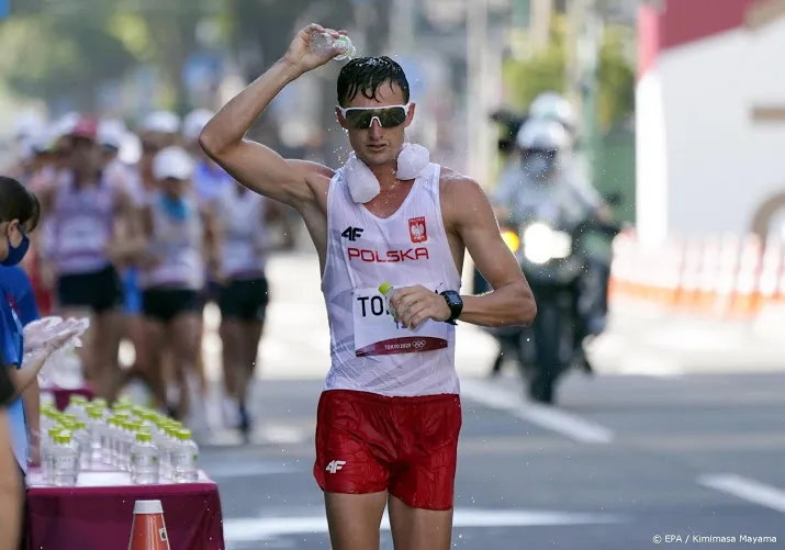 pool tomala wint 50 kilometer snelwandelen in sapporo