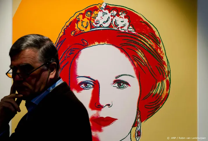 portretten beatrix van andy warhol geveild voor 217 000 euro