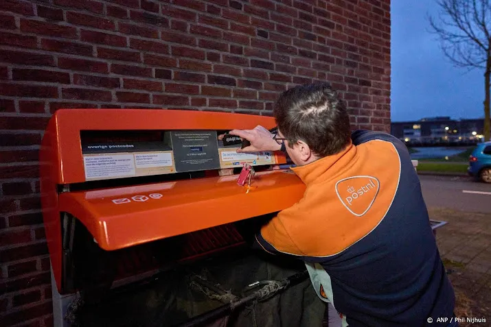postnl daalt op damrak na waarschuwing fedex