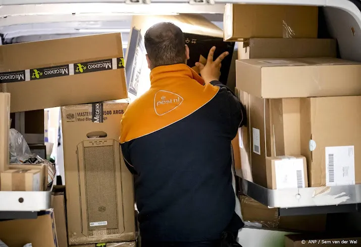 postnl omlaag op beurs na winstalarm chipbedrijven stijgen