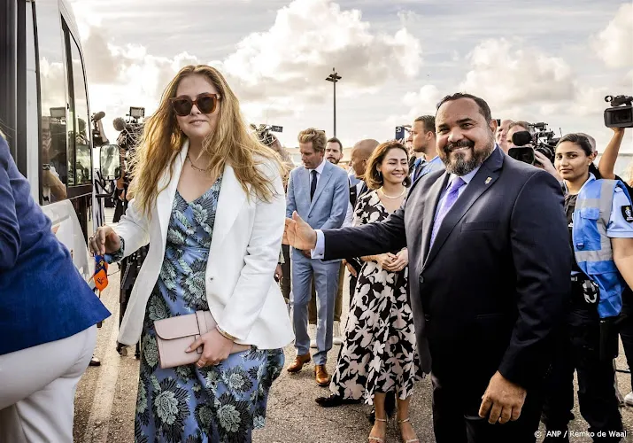 prinses amalia begint aan kennismaking met caribische eilanden