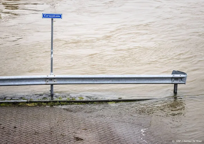 problemen voor toeristen boeren en campings door hoogwater