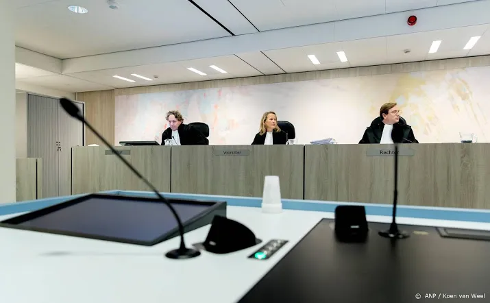 proces aanslag cs met vertraging begonnen