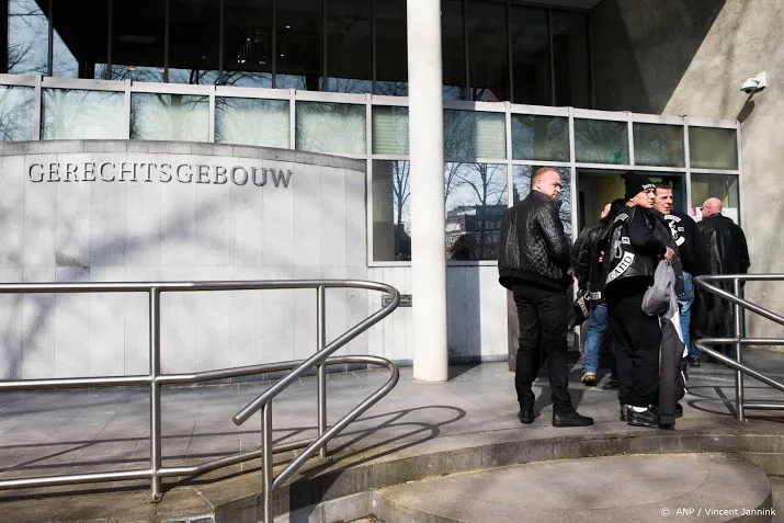 proces tegen ex leden no surrender begonnen