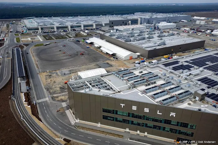 productie duitse fabriek tesla mogelijk maandag al opgestart