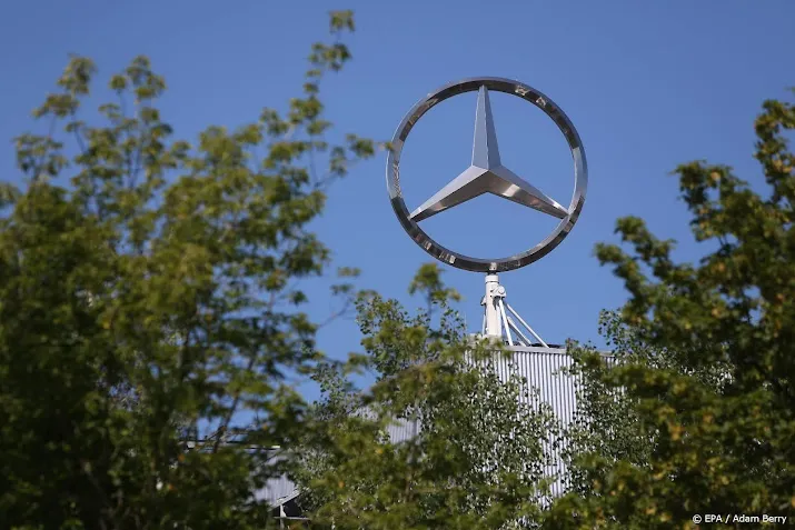 productie moederbedrijf mercedes benz weer plat door chiptekorten