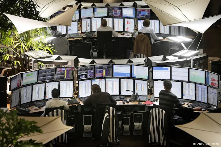 prosus onderaan in vlakke aex na adviesverlaging