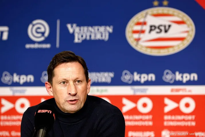 psv coach schmidt jaar schorsing tragisch voor onana