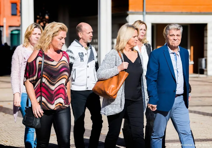 publicatieverbod deel boek zaak van den hurk