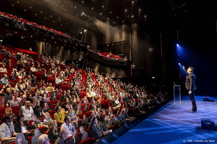 publiek ervaart voorstelling guido weijers als vanouds