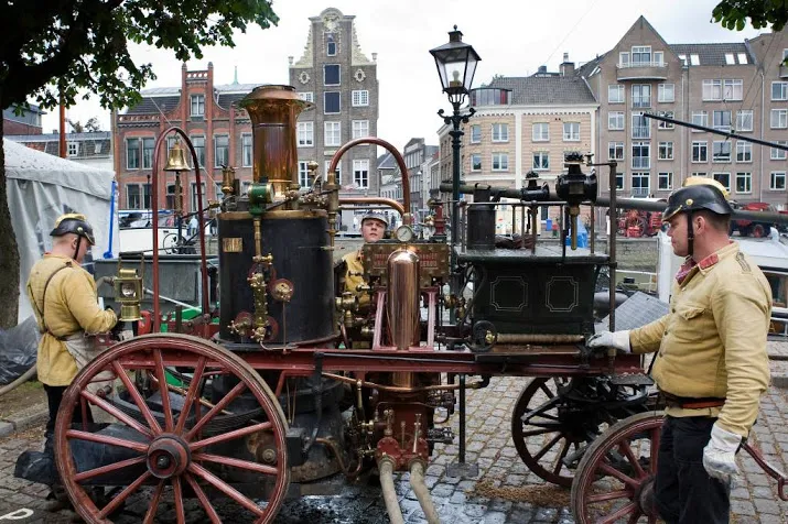 publiek trotseert warmte voor dordt in stoom