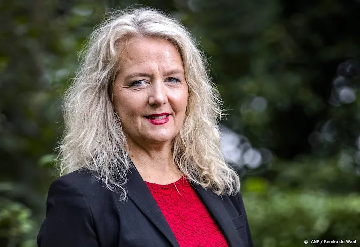 pvda kiest senator sent als nieuwe voorzitter