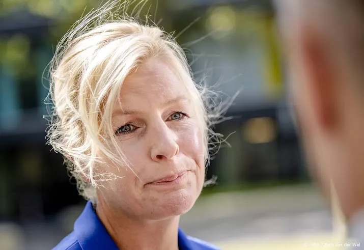 pvda leider kuiken overvallen door opstappen arib