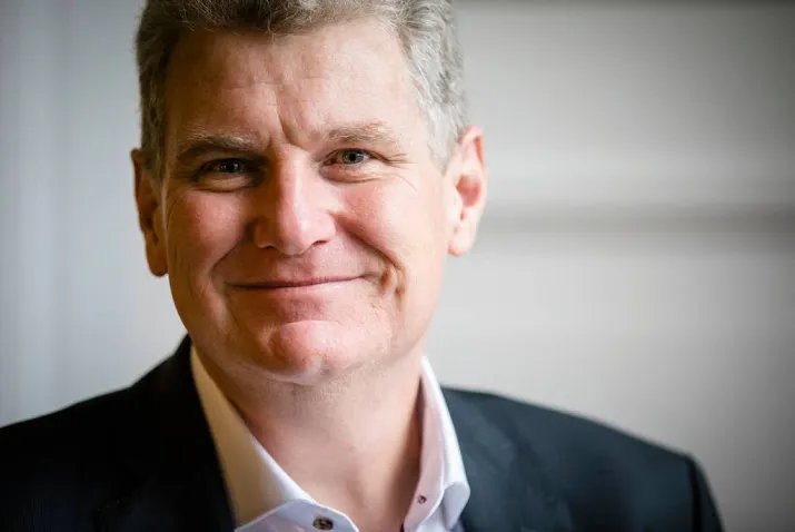 pvda spaart kamerlid na schijnconstructie