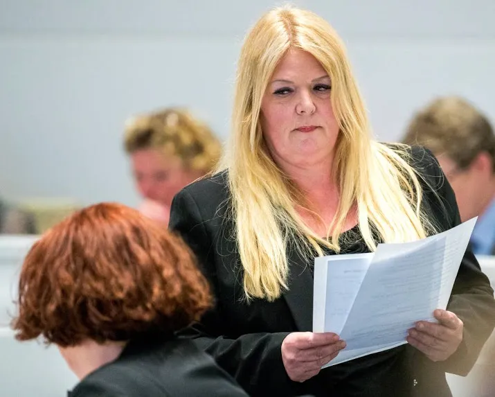 pvv raadslid dille berooft zich van het leven