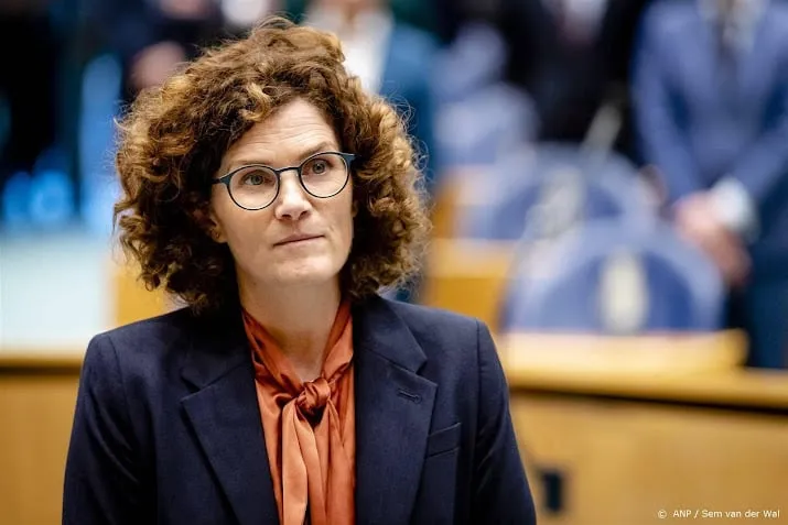 raad nieuwegein wil kamerlid van beukering als burgemeester