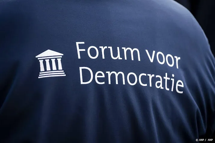 raadslid stapt uit forum na extreme uitlatingen partijgenoten