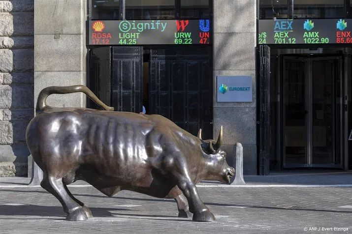 randstad en akzonobel onderuit op positief damrak